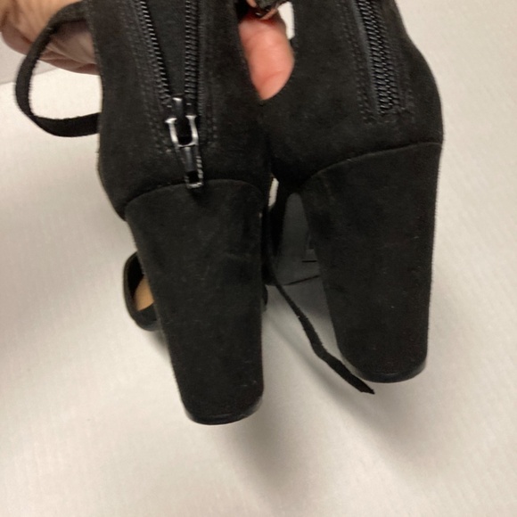 Christian Siriano - Picture 4 of 10